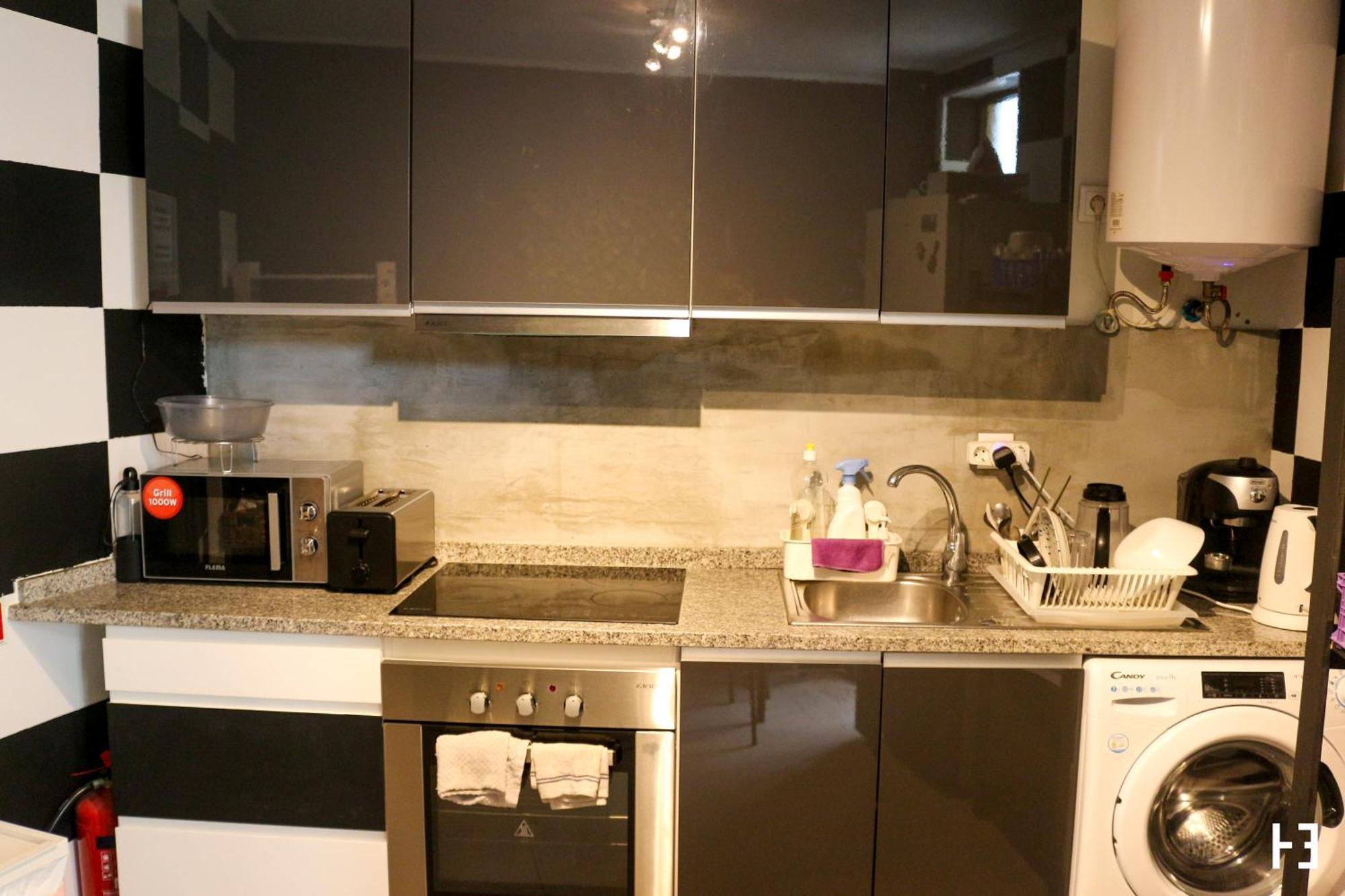 Homestay Habitacao Essencial - Away From Porto