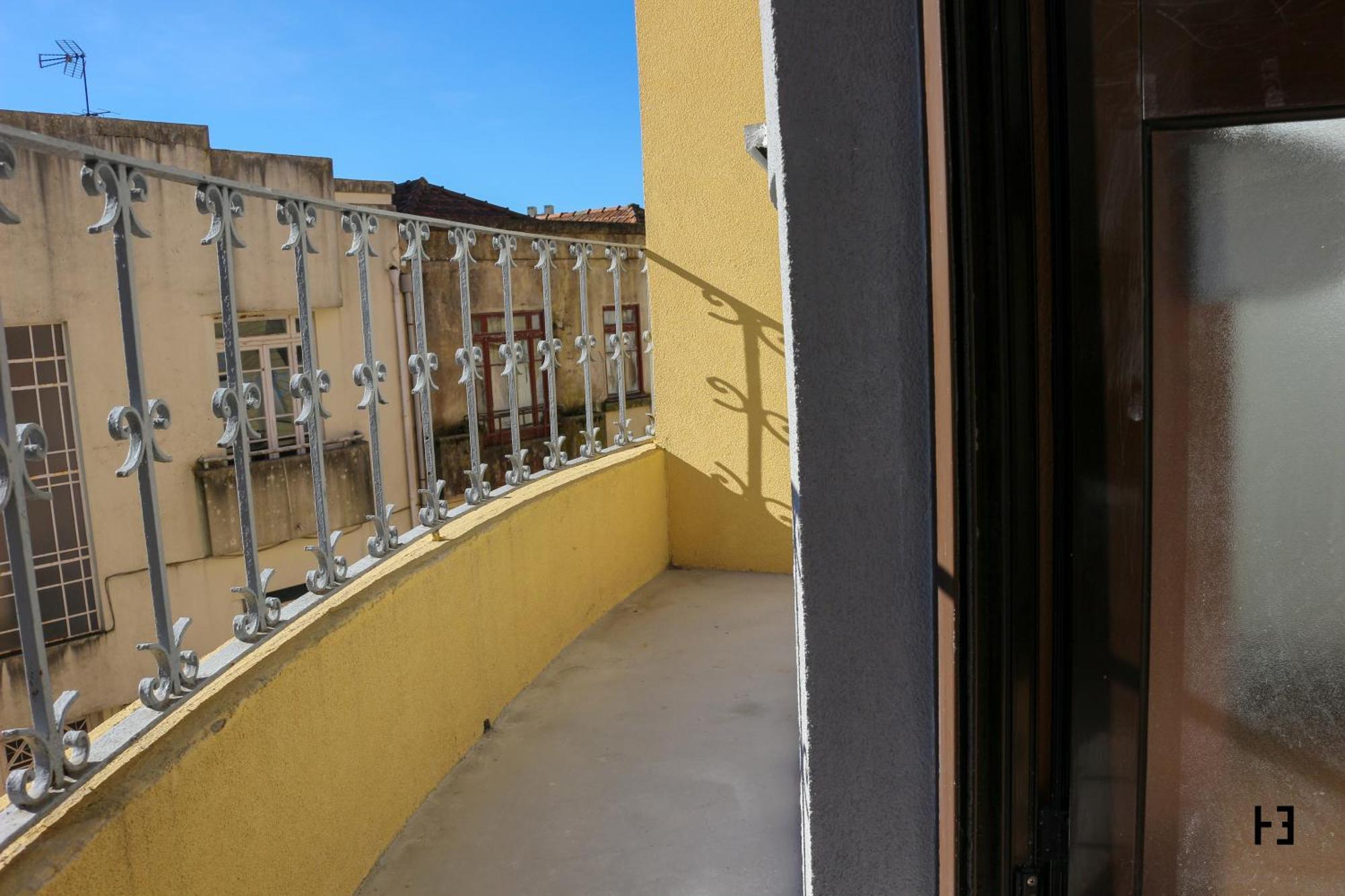 Privatunterkunft Habitacao Essencial - Away From *